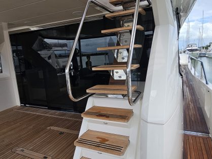 Cockpit to fly