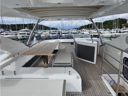 Flybridge Look Forward
