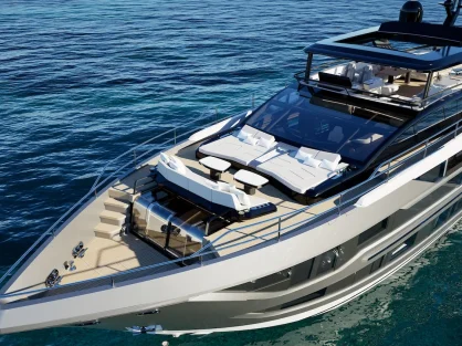 Pearl 100 Hybrid - Exterior Foredeck Starboard