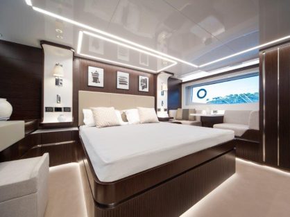 Pearl 62 - Luxury interior